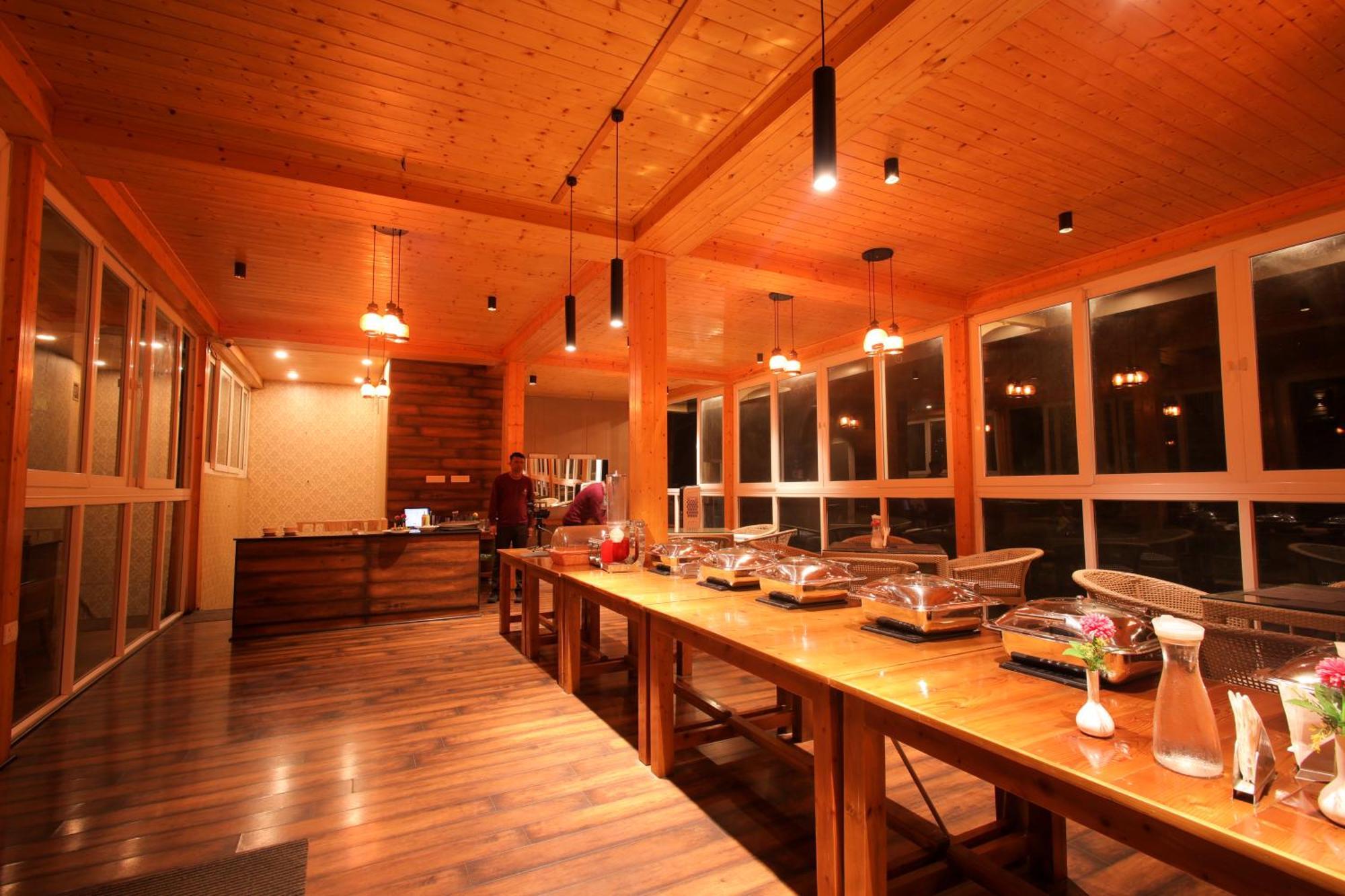 The Woods Retreat Hotel Lansdowne Exterior photo