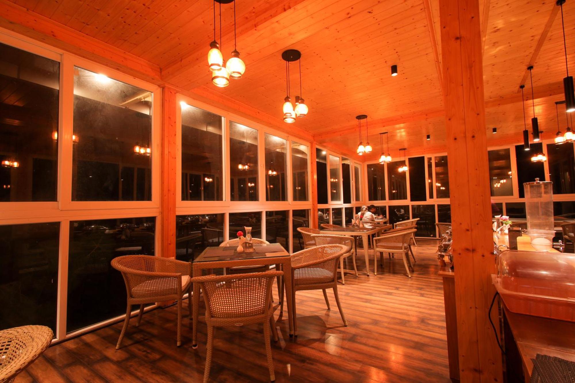 The Woods Retreat Hotel Lansdowne Exterior photo