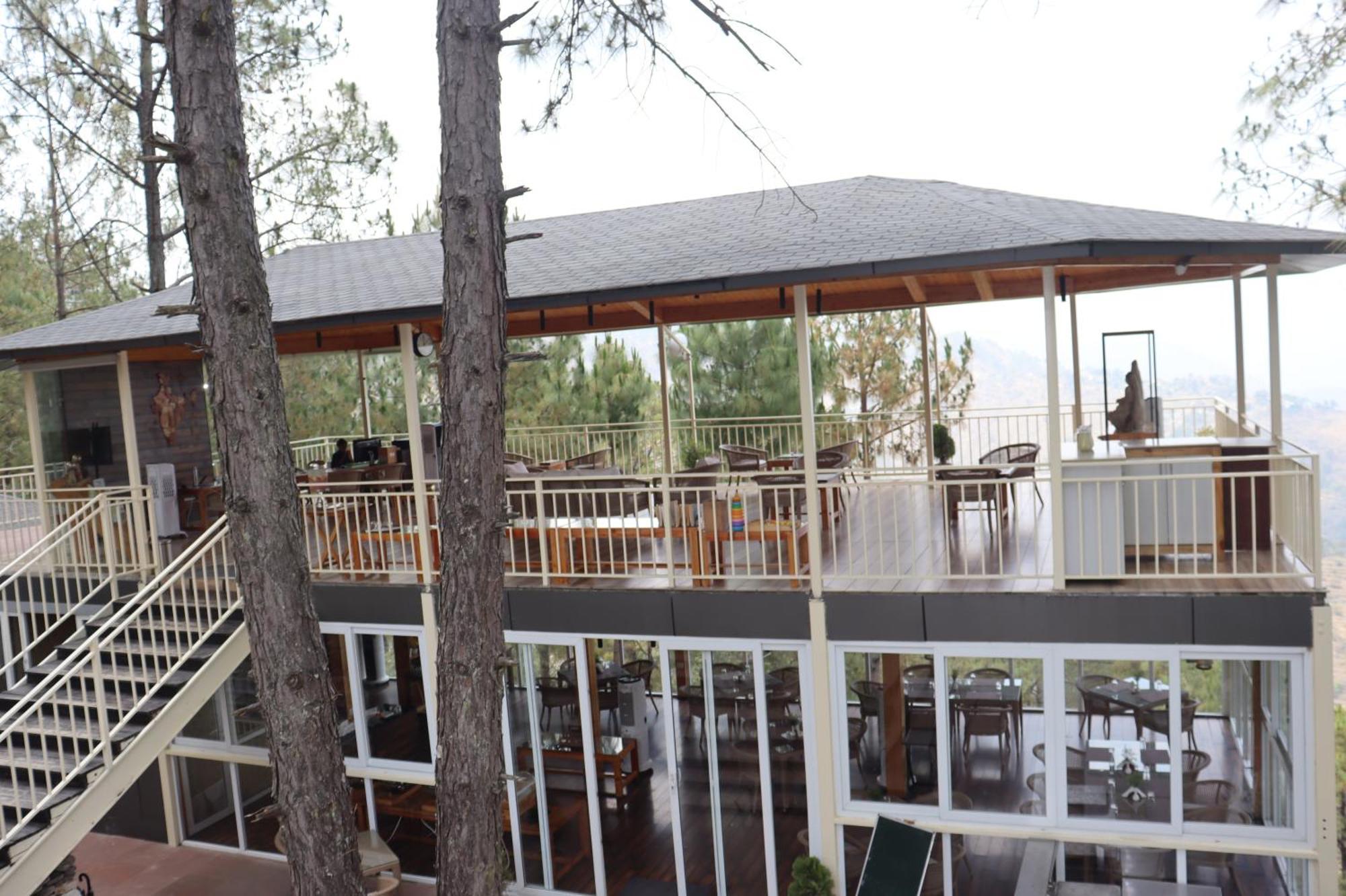 The Woods Retreat Hotel Lansdowne Exterior photo