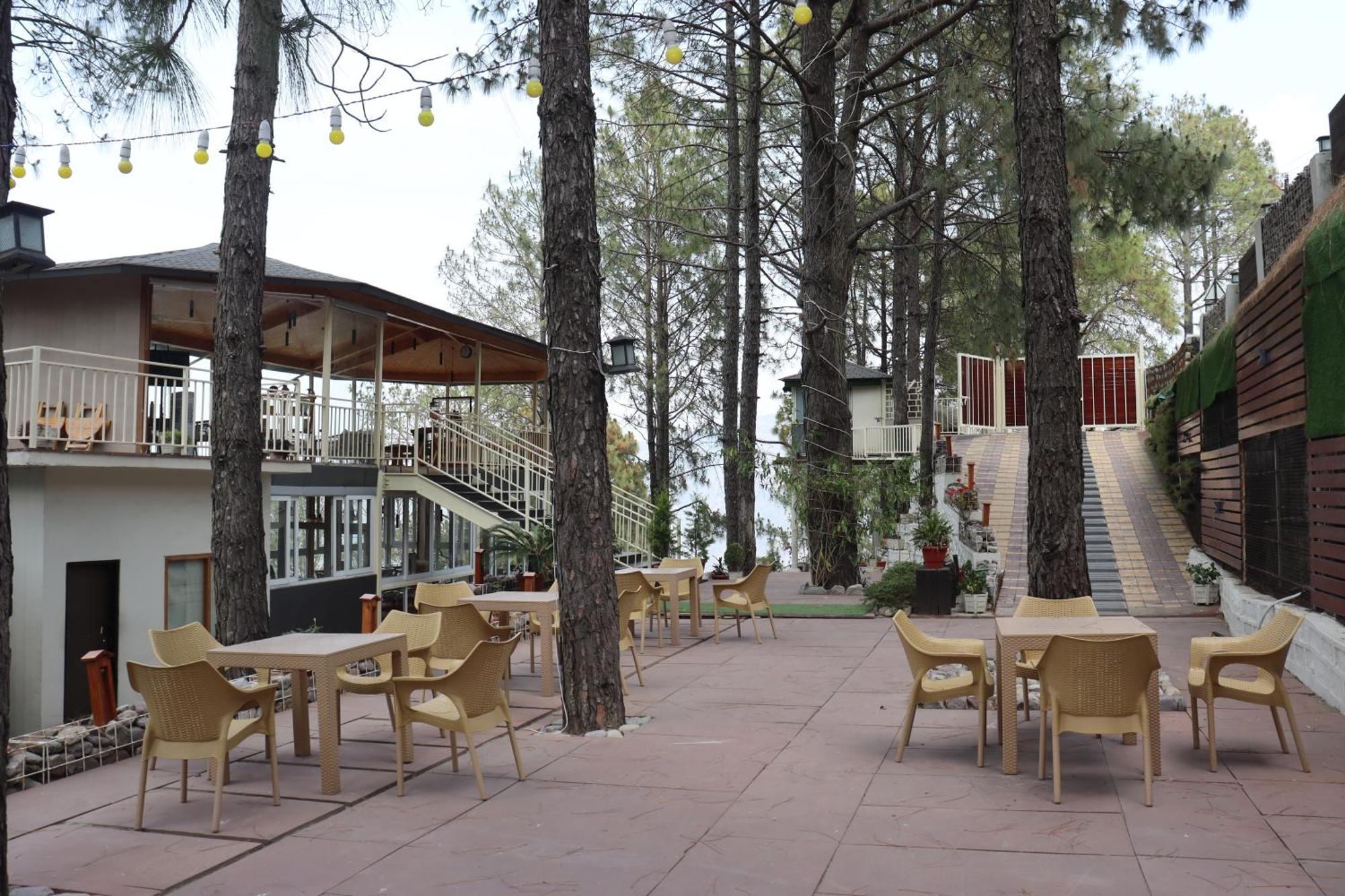 The Woods Retreat Hotel Lansdowne Exterior photo