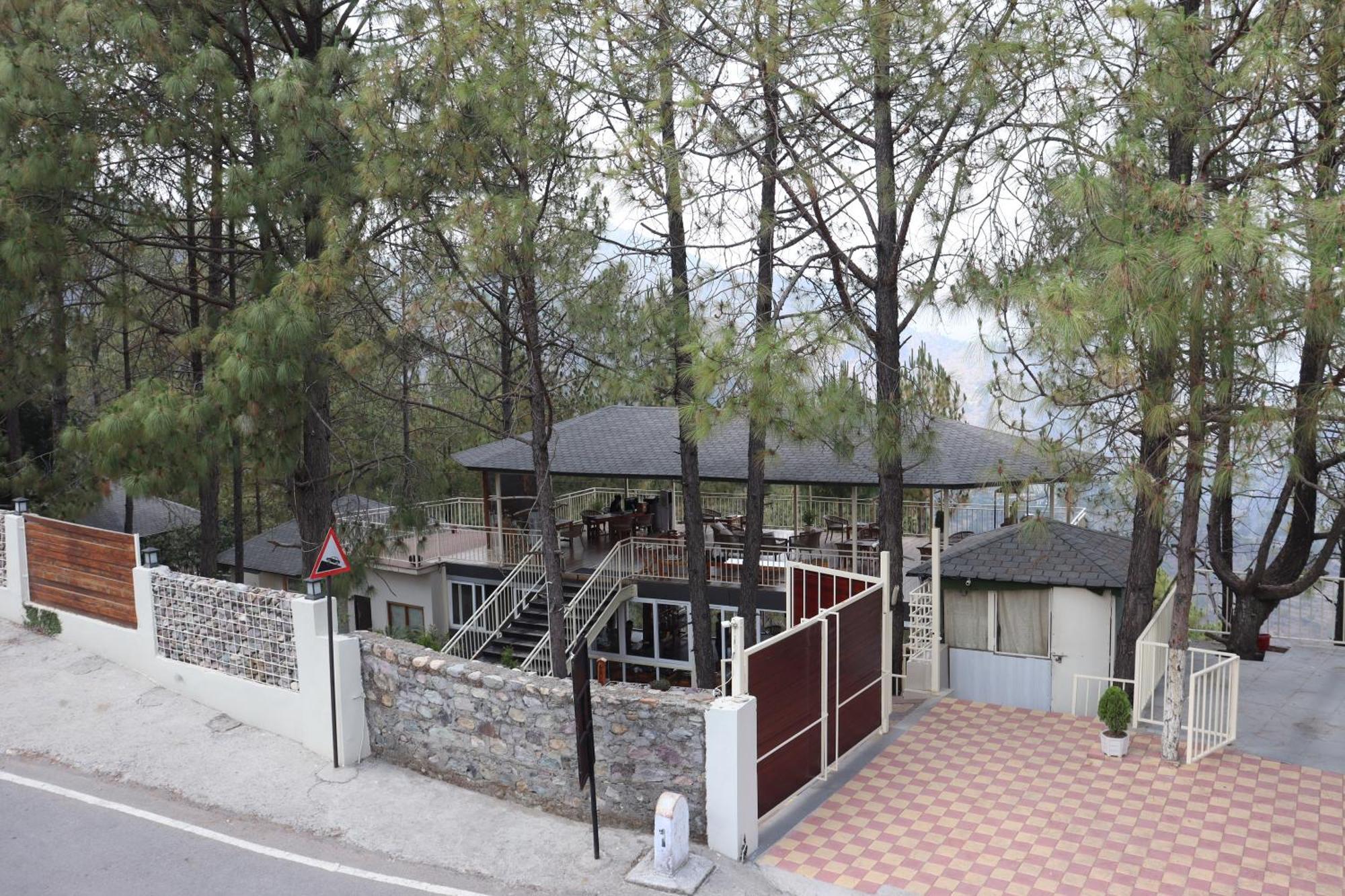 The Woods Retreat Hotel Lansdowne Exterior photo